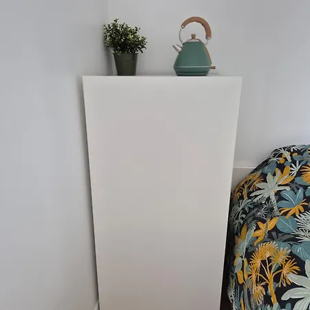 Independante Avec Terrasse Exterieure Proche Aeroport Et Nantes Centre Alojamento de Acomodação e Pequeno-almoço Bouguenais